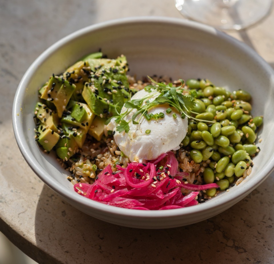 Malibu acai bowl with granola and fresh fruit at Café Maud